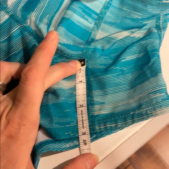 Brooks split side shorts - Picture 4 of 5